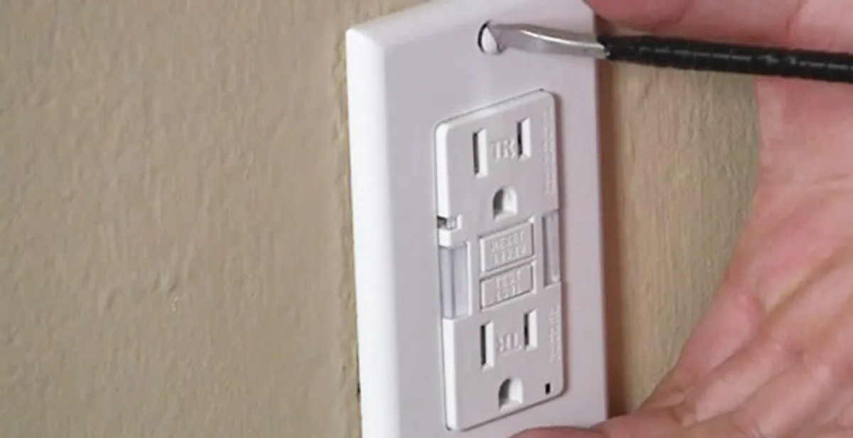 gfc outlets service securing and mounting ground fault circuit interrupter outlet by certified electricians in Dallas, TX