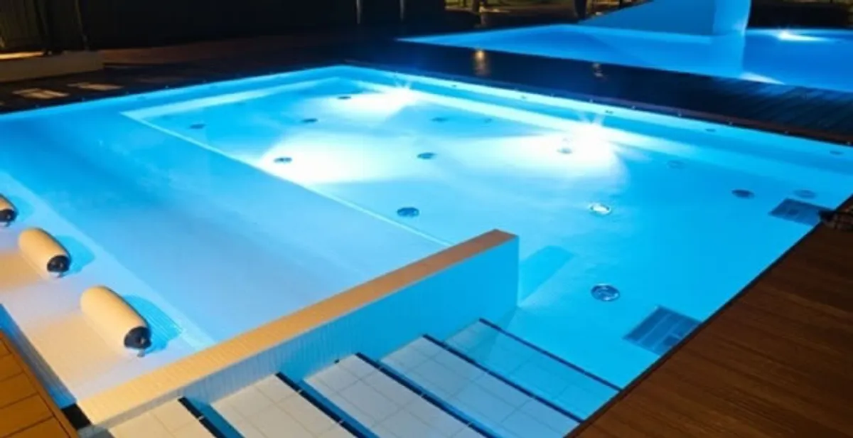 pool light installation and repair services providing modern illuminated pool lighting in Dallas, TX